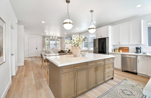 Heber House | Modern 6br near skiing, luxe, sleeps 12, hot tub