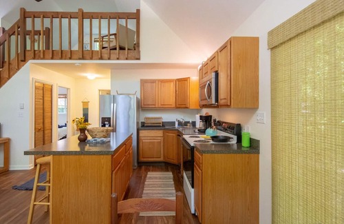 Albrightsville Cabin | Modern A-Frame Cabin with Lake Views and Hot Tub Access