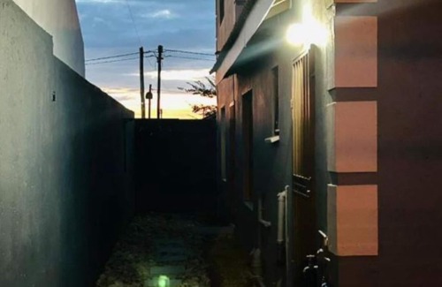 Greater Johannesburg Metropolitan Area Apartment | Modern Airb&b with Wi-Fi in Soweto Near Entertainment