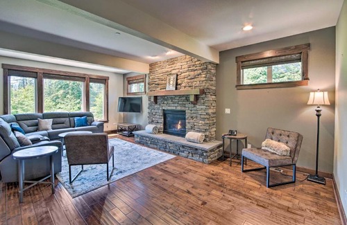 Cle Elum House | Elegant Alpine Home Overlooking Prospector Golf Course