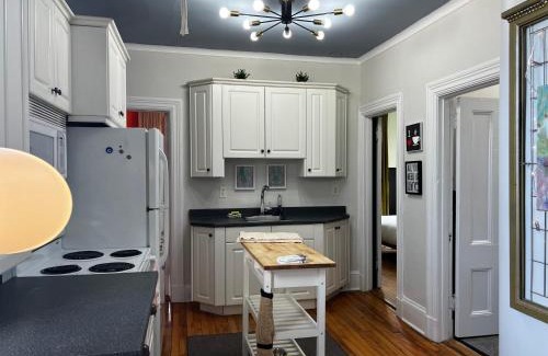 South End Apartment | Exceptional 4-Bdrm Retreat with Modern Amenities & Charm