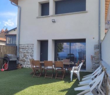 Ecotay-l'Olme Villa | Modern and authentic house
