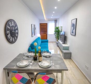 Ta' Giorni Apartment | Bright 2-Bedroom Getaway with Terrace - Family Friendly