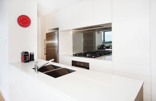 Zetland Apartment | Bright 3BR Executive Apartment in Zetland with Scenic Views