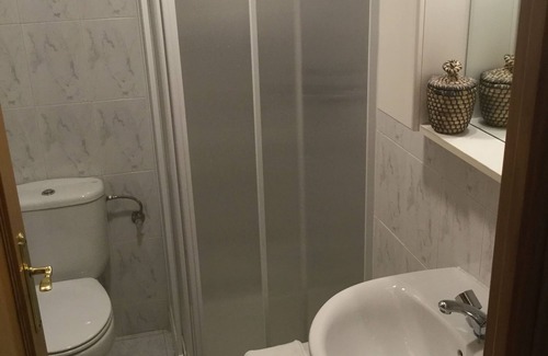 Villa de Vallecas Condo | Bright Modern Apartment with Garage & Spa Amenities
