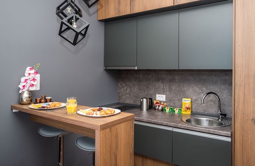 Old Town Apartment | Stylish Duplex on Main Street with Family-Friendly Amenities