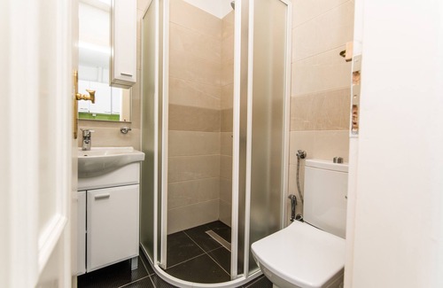 Old Town Apartment | Bright Studio in Main Pedestrian Zone - Pet Friendly Stay
