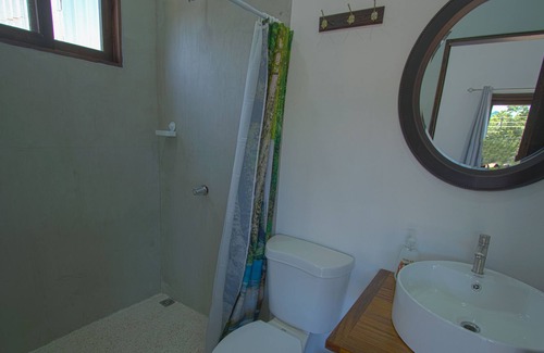 Tamarindo House | Modern And Central To Amazing Beaches!