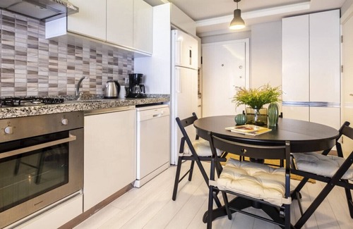 Tophane Apartment | Modern and Central Flat 5 min to Taksim in Beyoglu