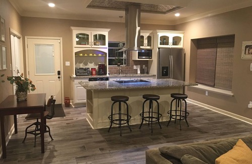 Capitol Hill House | Chic Guest House with Spa and EV Charging Station