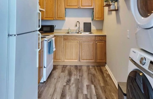Indian Orchard Apartment | Stylish Home with Pet-Friendly Amenities and High Ratings