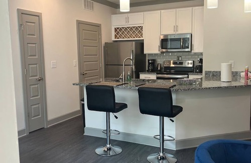 Buechel Apartment | Stylish 2BR Apartment in Louisville with Pool and Spa