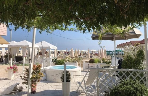 Riccione Apartment | Cozy Flats with Ocean View for Memorable Getaways