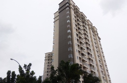 Cikarang Apartment | Cozy Studio at Mustika Golf Apartment with Pool & Spa