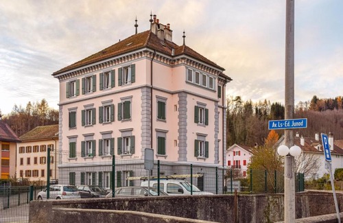 Lucens Apartment | Stylish Apartment with Child-Friendly Amenities and High Ratings