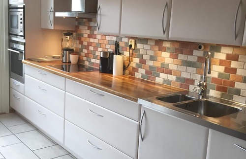 Vallingby House | Modern Townhouse Near Beach and City Center - Guest Rated 9.8
