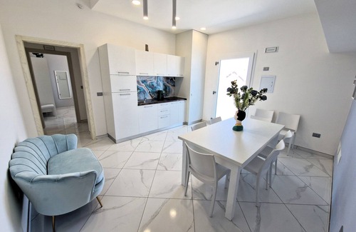 Pizzo House | Modern and cozy rooming house a stone's throw from the historic center