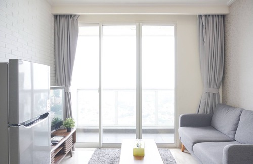 Cikini Apartment | Elegant 2-Bedroom Apartment at Menteng Park with Pool