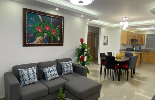 Los Rios Apartment | Stylish Executive Apartment with Pool and Spa Amenities