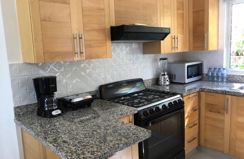 Los Rios Apartment | Stylish Executive Apartment with Pool and Spa Amenities