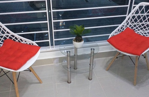Los Rios Apartment | Stylish Executive Apartment with Pool and Spa Amenities