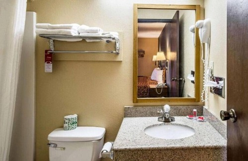 Grandview Plaza House | Modern and Homely Retreat for a Comfy Stay