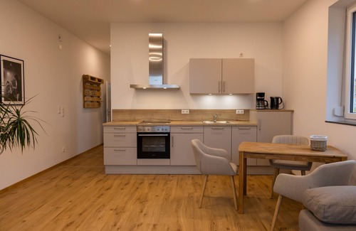 Segnitz Apartment | Stylish Vacation Apartment Near Vineyards - Rated 10/10