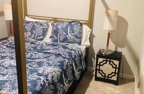 Lithonia House | Tranquil Escape: Child-Friendly Modern Hotel Stay