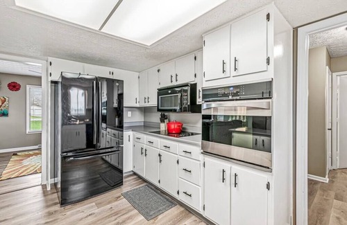 Indianapolis House | Pet-Friendly Modern Home in Indy with High Guest Ratings