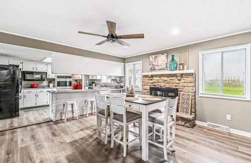 Indianapolis House | Pet-Friendly Modern Home in Indy with High Guest Ratings