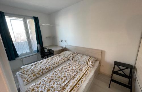 Zapad Apartment | Quiet Modern Apartment with AC, Free Parking & Breakfast