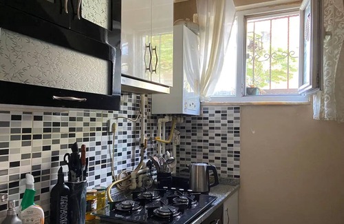 Gaziosmanpasa Apartment | Modern and quiet house. Behind the M7 Metro Line