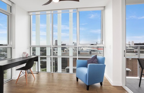 Zetland Apartment | Elegant Zetland Apartment with Top Amenities and Sunset Views