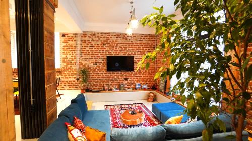 Sofia City Center Apartment | Stylish 3-Bedroom House - Perfect for Families and Groups