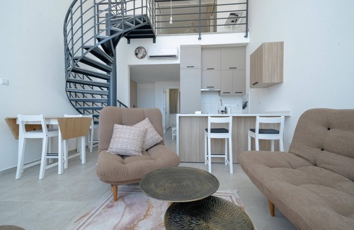 Esentepe Apartment | Modern Apartment with Rooftop Terrace & Sea View
