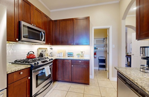 West Congress House | Modern and spacious Duplex w/private patios, great location in South Austin