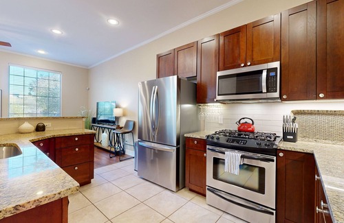 West Congress House | Modern and spacious Duplex w/private patios, great location in South Austin