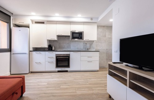 Porta Apartment | Modern Apartment with Spa and Kitchen in Prime Location