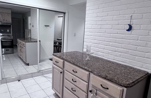 East Meadow House | Modern Retreat Close to NYC with Family-Friendly Amenities