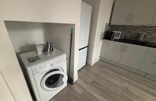 Bolton Apartment | Modern and Spacious Home CITY CENTRE location and FREE parking