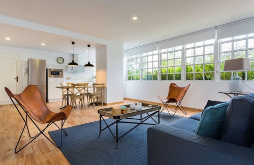 Santa Catalina Apartment | Bright Loft in San Leandro with Spa & Family Amenities