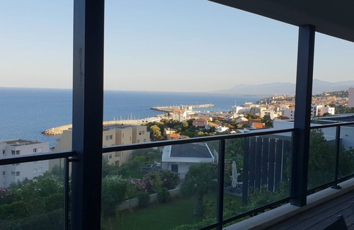 Ville-di-Pietrabugno House | Ocean View Apartment with Breakfast & Guest Rated 9.8