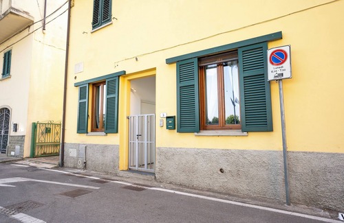 Spicchio-Sovigliana Apartment | Modern Apartment "Lemon" in Scenic Empoli-Vinci Area