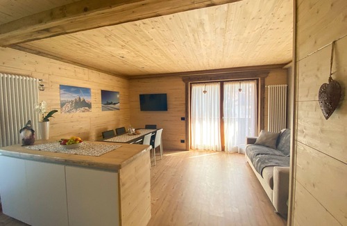 Auronzo di Cadore Apartment | Prime Apartment with Lake View in Auronzo - Guest Rated 10/10