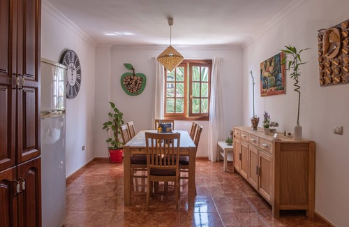Puerto de la Cruz Apartment | Stylish Apartment in Old Town with Pool & Spa Amenities