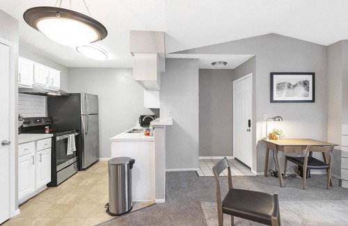 Greater Northdale Apartment | Modern Apartment with Kitchen in Prime Location