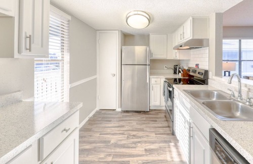 Greater Northdale Apartment | Top-Rated Modern Apartment in Prime Location for Families