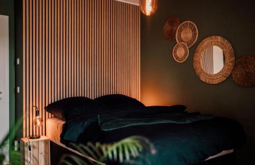 Echternacherbruck Apartment | Contemporary Wanderlust Apartment with Home Cinema Experience