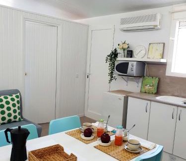 Poble Nou del Delta Apartment | Modern Apartment in Poble Nou - Family-Friendly Retreat