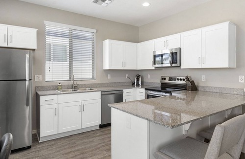 Litchfield Park Apartment | Modern Apartment with Kitchen in Central Location